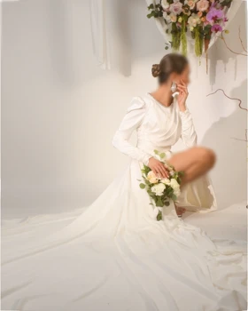 پیراهن یقه‌نگینی