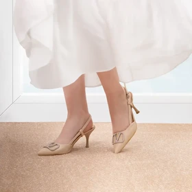 کفش ولنتینو نوک تیز رنگ کرمی کد 1870