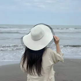 کلاه ساحلی نگین‌دار
