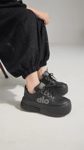 1451 کتانی ونس زنانه لژدار الو نگین‌دار alo