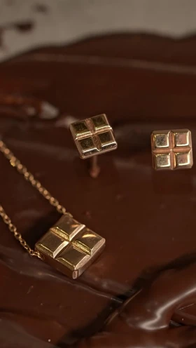 گردن‌بند شکلات