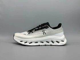 کتانی آن رانینگ کلود تیلت سفید مشکی/On Running