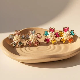 گوشواره‌های میزوهیکی طرح شکوفه جواهرات سنتی ژاپنی دست‌ساز و رنگارنگ