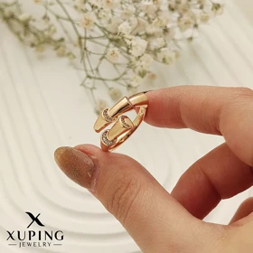 انگشتر ژوپینگ مدل بامبو نگین‌دار، درخشش بی‌نظیر و طراحی خاص Xuping