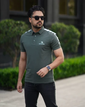 تی‌شرت یقه‌دار
