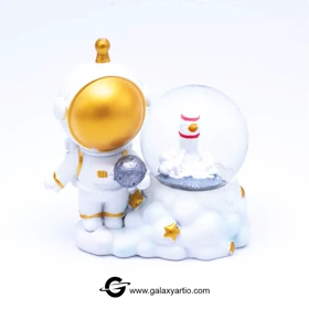 گوی برفی فضانورد 1