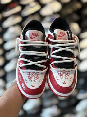 کتانی جردن اس بی دانک قرمز