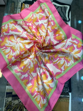 مینی اسکارف گل‌کوبیسم