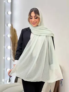 شال پلیسه منگوله‌دار