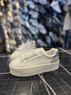 ونس دخترانه پشت نقره ای