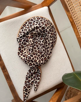 شال طرح‌دار ساده پارچه‌ای