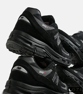 کفش کتانی بزرگ پا مشکی NEW BALANCE 2002R