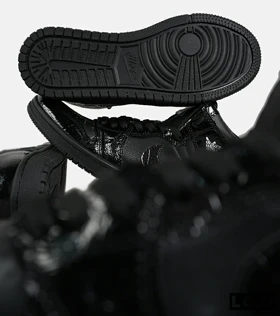 کفش کتانی مردانه و زنانه ساق‌دار مشکی NIKE jordan 1
