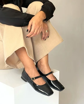 کفش ورنی