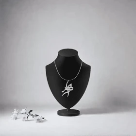 پلاک اسم بهرام و زنجیر