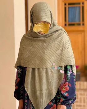 روسری نخ پلیسه