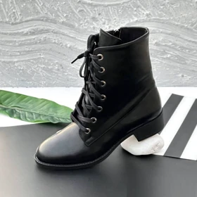 کفش نیم بوت زنانه مدل Stradivarius Flat Ankle Boots - BTB25