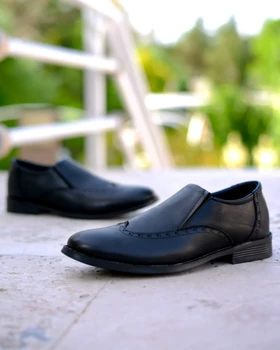 کفش مجلسی مشکی بودن بند