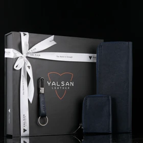 ست هدیه مردانه چرم یلسان رادمهر کد RDN-KIA-HRM-092 (سرمه ای)