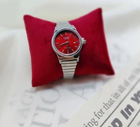 ساعت کاسیو بند ریلی زنانه رنگ قرمز