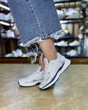 کتانی زنانه ورزشی نایک وومرو 5