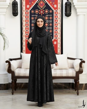 پیراهن ریرا مشکی طرح گل رز