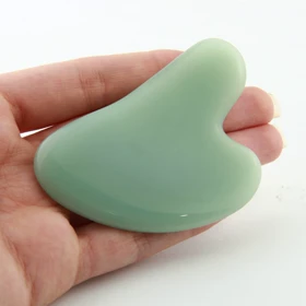 ماساژور دستی صورت مدل گواشا (سبز کم رنگ)