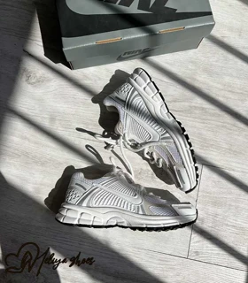 کتانی نایک ومرو nike vomero