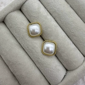 گوشواره مرواریدی مربع