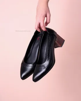 کفش پاشنه مربع