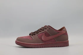 کتانی نایکی اس بی دانک لو برگندی/Nike sb dunk