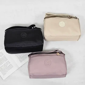 کیف برزنتی دوشی زنانه ساینا