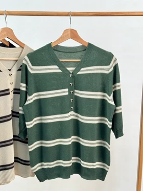 بافت راه راه جلو دکمه‌دار