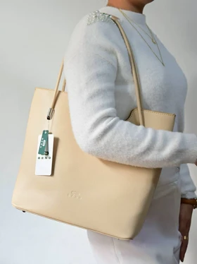 کیف دوشی زنانه بنو مدل تیارا کد BENO 4909 (کرم)