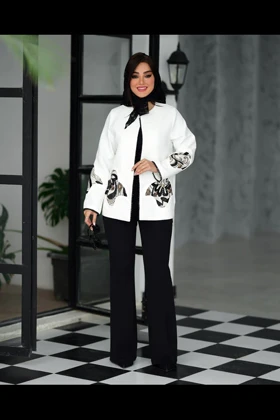 کت لاکرا نیلوفر