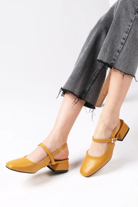 کفش پاشنه‌بلند کلاسیک زنانه میوگوستو mio-gusto