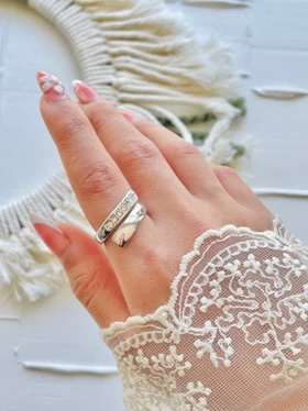 انگشتر نقره ای نگین‌دار