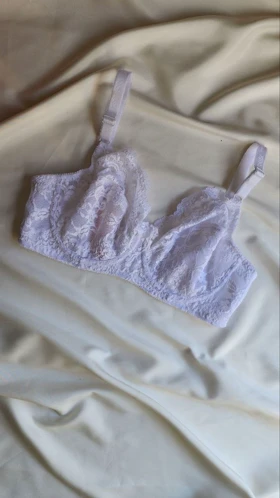 سوتین تک دانتل پرلون فنردار مدل My Rose برند SHANDERMAN کد: 2230