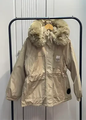 کاپشن کوتاه خزدار