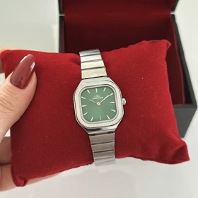 ساعت زنانه الگانس صفحه مربع سبز کد 776
