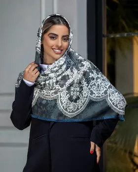 روسری طرح‌دار