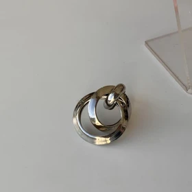 گوشواره میخی مینیمال زارا رنگ نقره ای