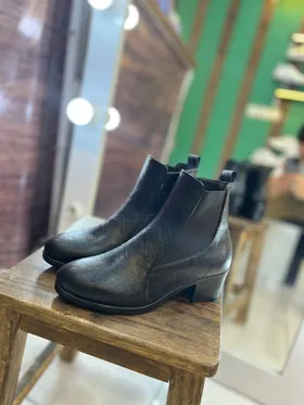چکمه زمستانی مدل نیم بوت پاشنه بغل کش