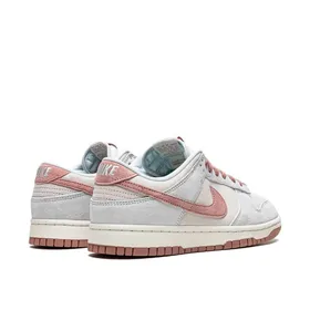 کتانی نایک اس بی بدون ساق فسیل رز Nike SB Dunk Low "Fossil Rose" sneakers
