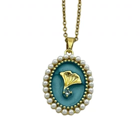 گردنبند زنانه طرح گل و مروارید با میناکاری شیک