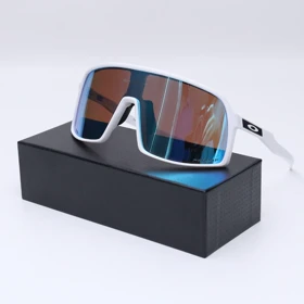عینک از برند OAKLEY کد 181449