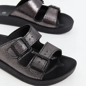 دمپایی زنانه ال سی وایکیکی مدل شاینی آناتومیک