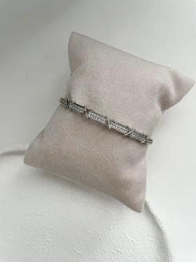 بنگل های نگین‌دار