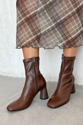 بوت و نیم بوت زنانه استراسونس straswans