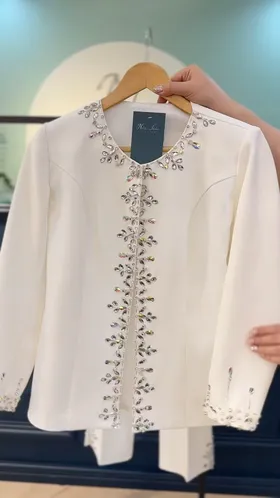 کت شلوار سنگ‌دوزی